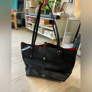 EUC COACH #58849 Market Tote in Black Pebbled Leather with Red Leather interior
